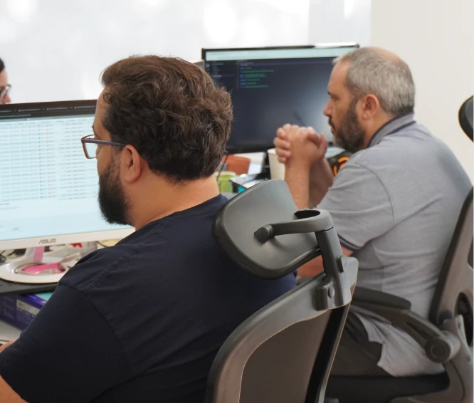 Equipo de sistemas de Bewor en las oficinas